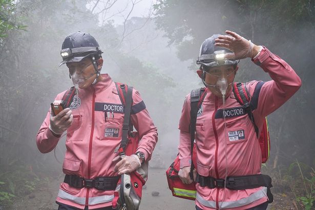離島の火山が噴火する状況で、島民を救うべく絶体絶命のミッションに挑む