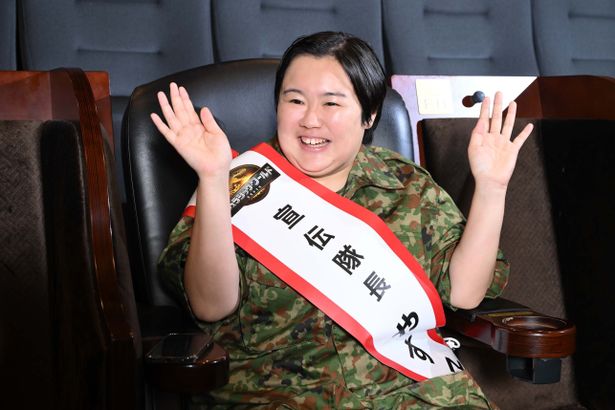 未体験の衝撃にテンションが上がるやす子