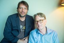 『ジュラシック・ワールド／復活の大地』ギャレス・エドワーズ監督と脚本を手掛けたデヴィッド・コープにインタビュー！