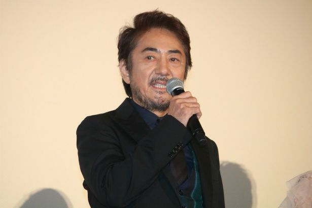 絵本作家・前園俊太郎役の市村正親