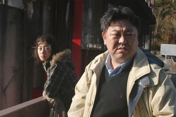怪奇実話作家、小林雅文が失踪前にまとめた映像作品を見ながら事件の真相に迫る『ノロイ』