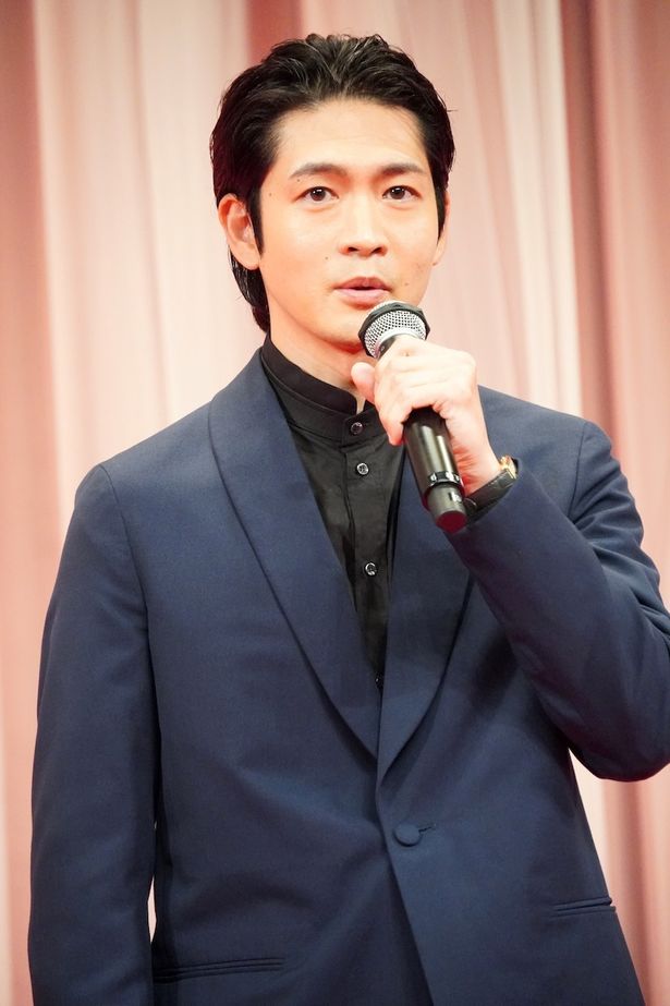 長崎時代の悦子の夫、二郎役を演じた松下洸平