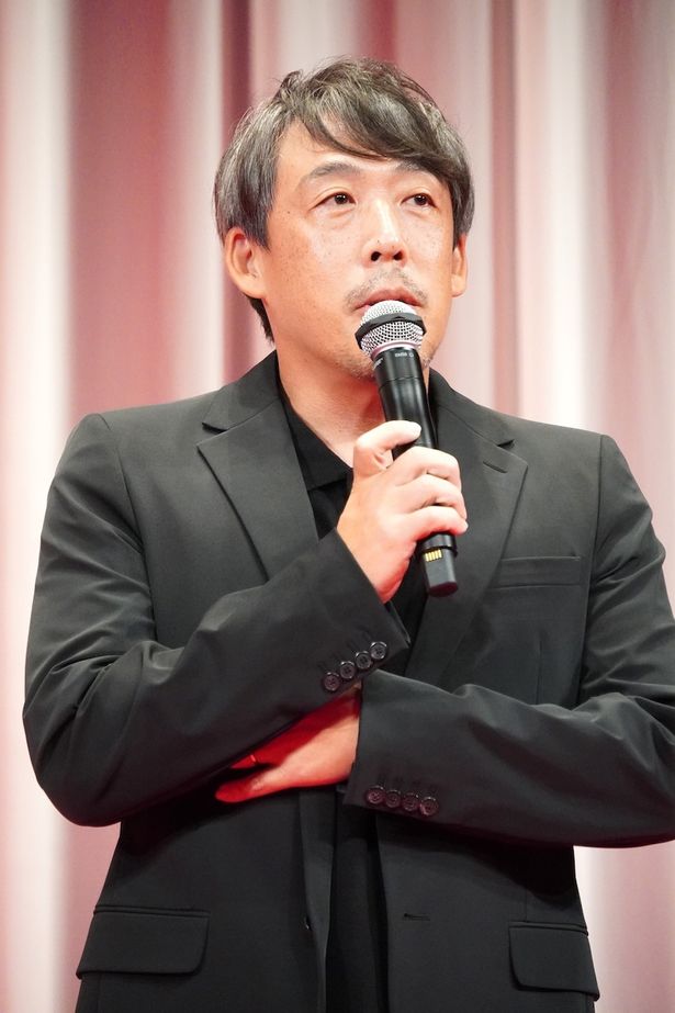 感無量の面持ちを見せた石川慶監督