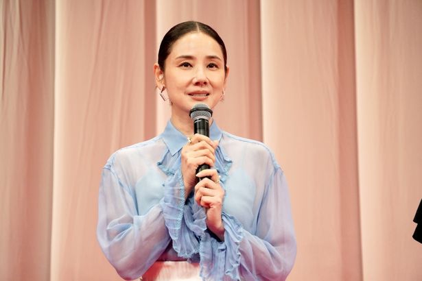 『遠い山なみの光』完成披露舞台挨拶の様子