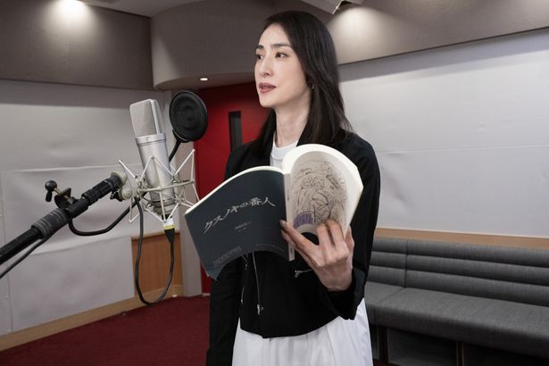 天海祐希が演じるのは、物語の鍵を握る柳澤千舟