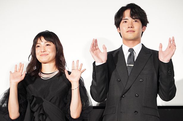 『近畿地方のある場所について』ダブル主演を務めた菅野美穂と赤楚衛二