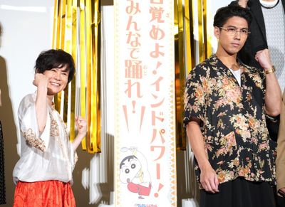 『映画クレヨンしんちゃん 超華麗！灼熱のカスカベダンサーズ』(公開中)初日舞台挨拶でゲスト声優、賀来賢人ら声優キャストが登壇！