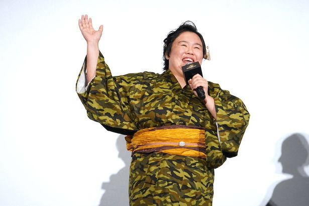 科学者8役を担当し宣伝隊長を務めるやす子