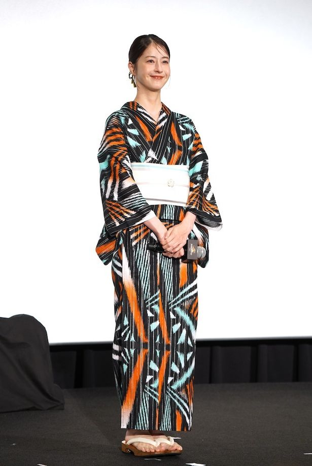 涼しげな浴衣姿で登壇した松本若菜