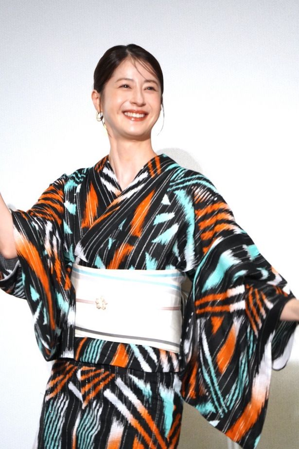 笑顔でステージを後にする松本