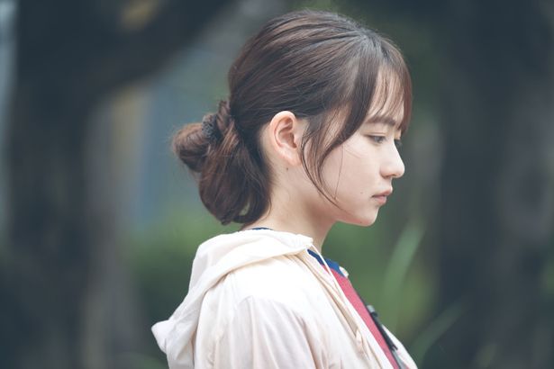 山田杏奈演じるヒロインの寄河景