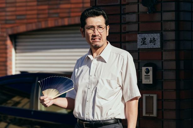 麻薬密売のネタを追う元刑事の探偵、岩倉役に渋川清彦