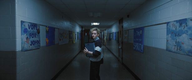 子どもたちの担任ジャスティンを演じるのは『ファンタスティック４：ファースト・ステップ』のジュリア・ガーナー