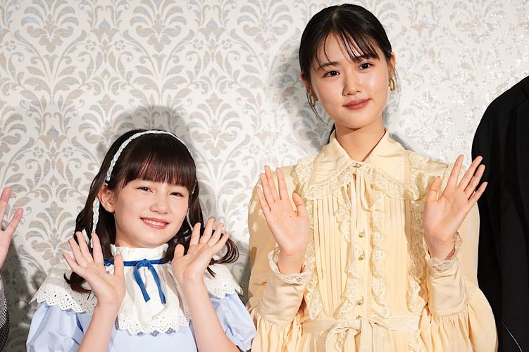 原菜乃華、「両想いだね」マイカ ピュと相思相愛！『不思議の国でアリスと』ティーパーティーイベントが開催