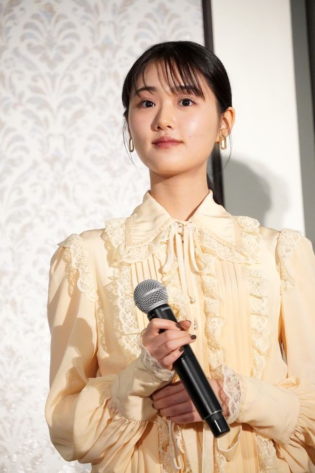 主人公りせ役の原菜乃華