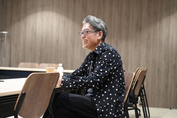 「”悪魔の仕事術”って、いいタイトルかもしれませんね」とコメント。自身の仕事のスタイルを語ってくれた