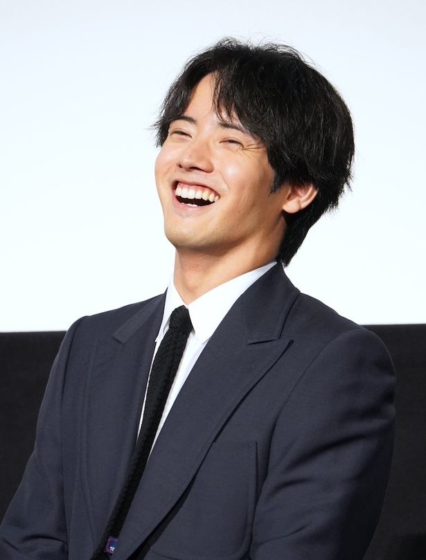 菅野の軽快なトークに赤楚もずっと笑顔