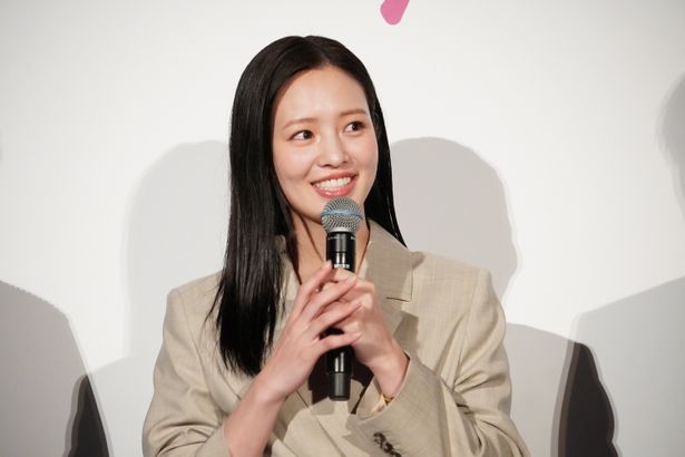 八木勇征、『隣のステラ』初日舞台挨拶で感謝のサプライズ！福本莉子は「めっちゃうれしい」と笑顔(画像21/27)