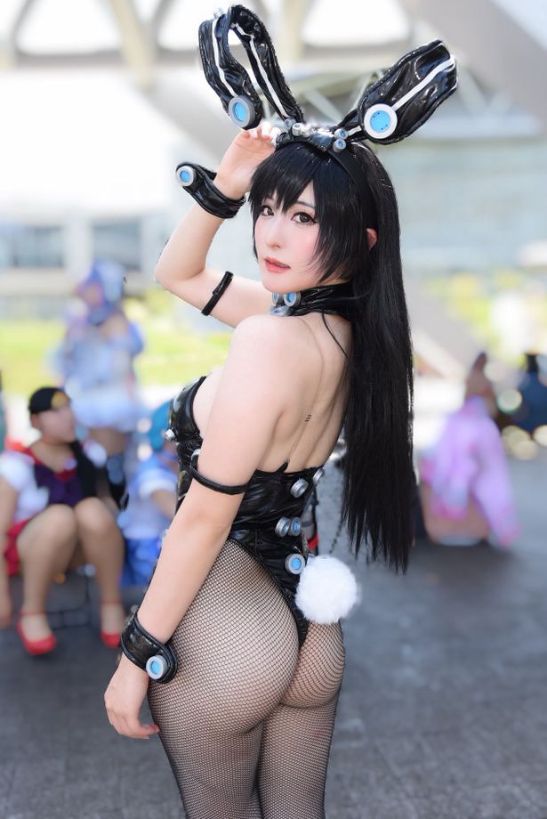 【写真を見る】バニースーツ姿の「GANTZ」レイカなど、魅力的なコスプレイヤーを一挙に紹介