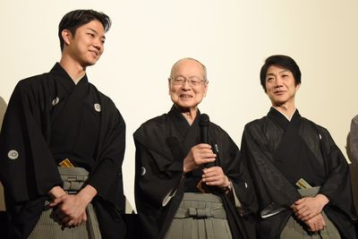 映画『六つの顔』の舞台挨拶に駆けつけた野村万作、野村萬斎、野村裕基