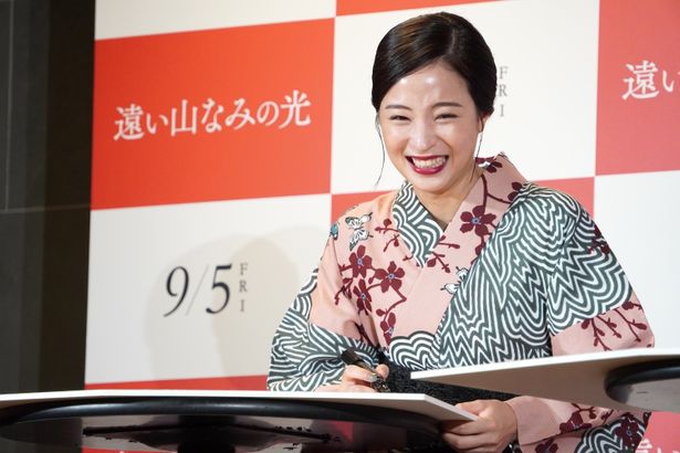 『遠い山なみの光』大ヒット祈願イベントの様子