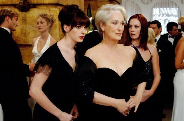 【写真を見る】アン・ハサウェイやメリル・ストリープ再集結で続編制作中！多くの女性のバイブル映画となった『プラダを着た悪魔』