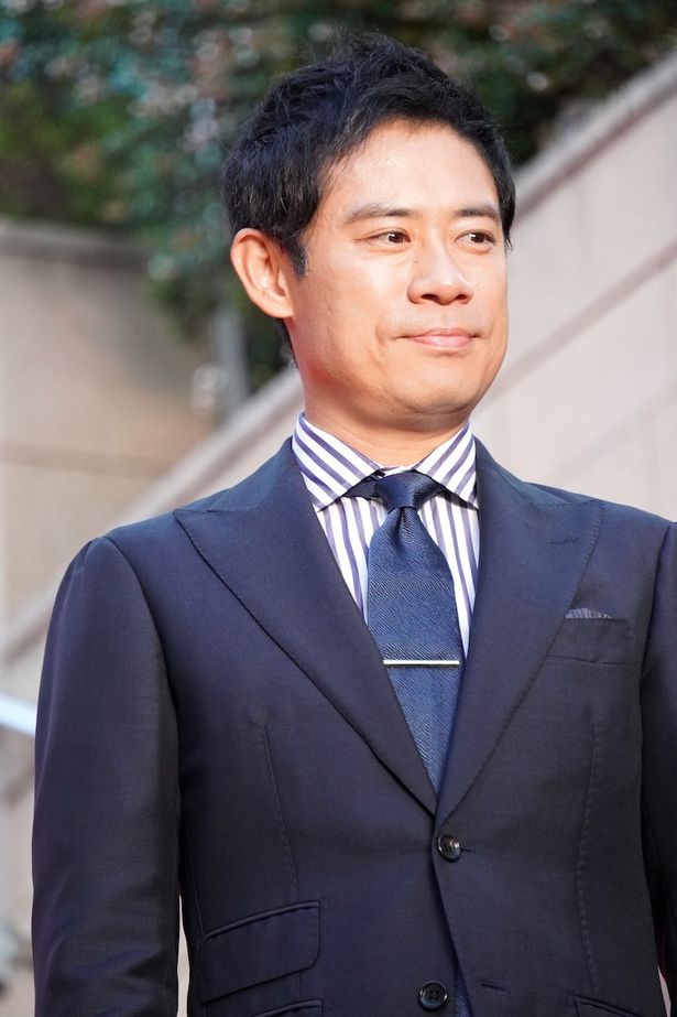 『ブラック・ショーマン』レッドカーペットイベント＆完成披露試写会に出席した伊藤淳史