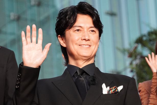 福山雅治、『ブラック・ショーマン』のお披露目に感激！