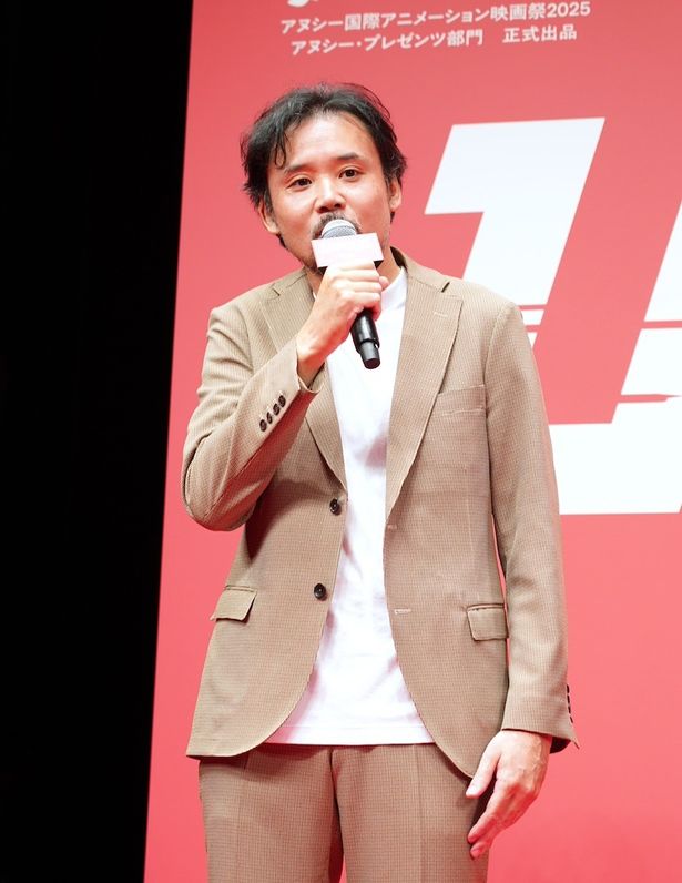 岩井澤健治監督は「実写の手法も取り入れている」と作品作りを語った