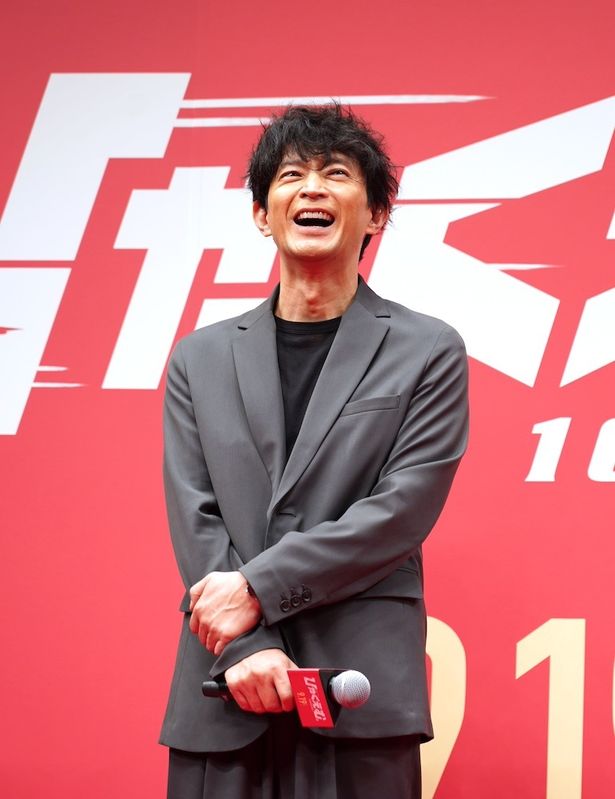 財津に王者の座を阻まれ続けるランナー、海棠役の津田健次郎