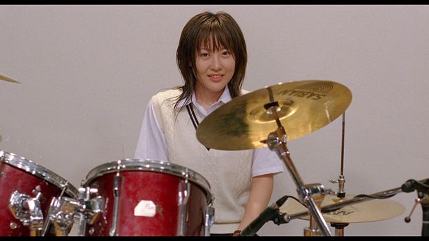 響子役の前田亜季はもともとドラムが趣味だった