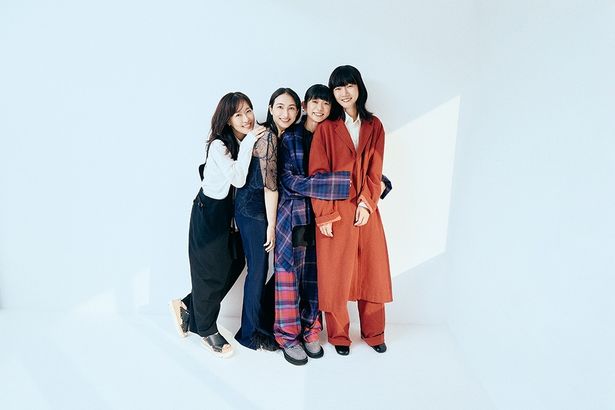 お互いの動向をずっと気にしていたという4人