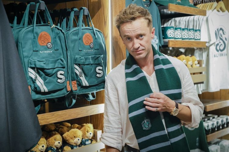 マルフォイ役のトム・フェルトンが「お気に入りグッズが増えた」と笑顔！「ハリポタ」シリーズを振り返り日本ファンの熱い愛に感謝