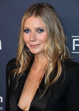 1年前に極秘婚約？