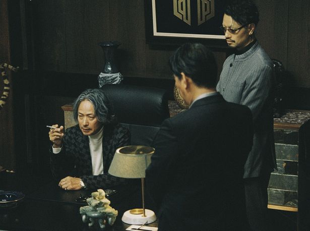 椎名桔平、斎藤工ら豪華キャストが脇を固める
