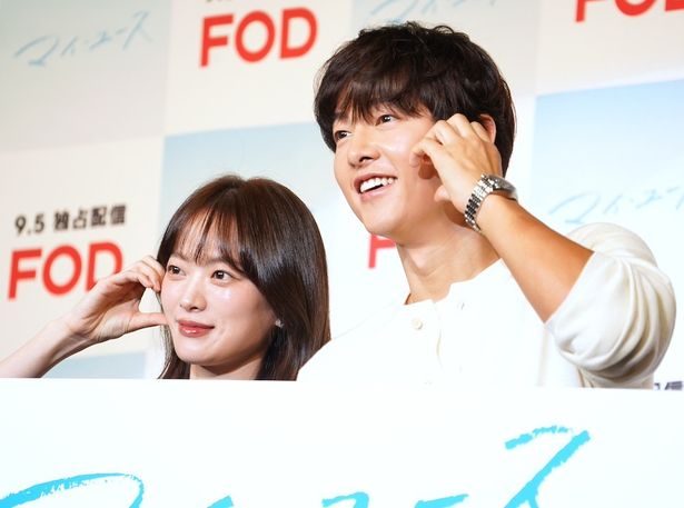 ポーズを相談する場面も