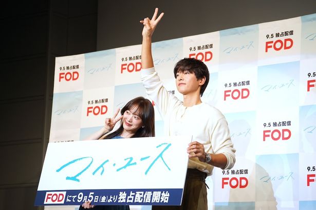 様々なポーズを披露