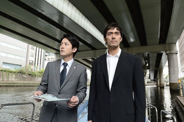 阿部寛が刑事・加賀恭一郎を演じる『祈りの幕が下りる時』。人間関係に潜む秘密を紐解いていく