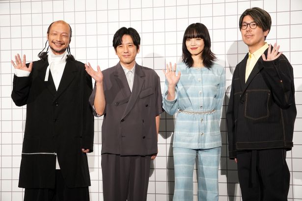 『８番出口』の初日舞台挨拶が行われた