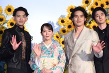 華やかな着物姿の吉岡里帆らが『九龍ジェネリックロマンス』撮影時のエピソードなどを語る