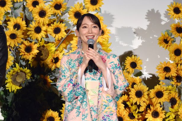 九龍城砦の不動産屋で働く鯨井令子を演じた吉岡里帆