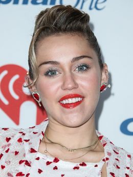 マイリー・サイラスの投稿が話題に！