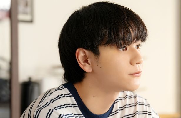 豆原一成演じる孫の安藤拓磨