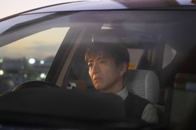 木村拓哉演じる鬱々とした日々を送るタクシー運転手、宇佐美浩二