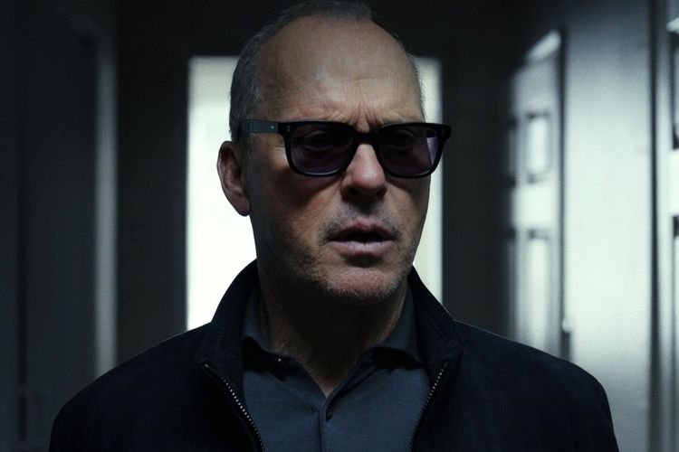 マイケル・キートンが監督、主演、製作を担う渾身作！『殺し屋のプロット』12月日本公開