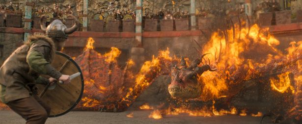 火を噴くドラゴンも登場！