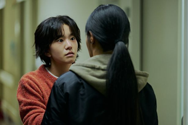 明るい性格でありながら不穏な気配をまとうヘヨンの正体は…