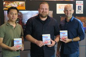 右から、スーパーバイジング・アニメーターのボビー・ポデスタ、エフェクト・スーパーバイザーのジョン・ライシュ、スーパーバイジング・テクニカル・ディレクターのマイケル・フォン