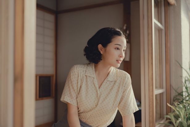 カズオ・イシグロ原作の『遠い山なみの光』は8位に初登場