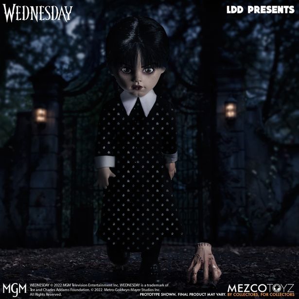 リビングデッドドールズ/ Netflix Wednesday: ウェンズデー・アダムス with ハンド
